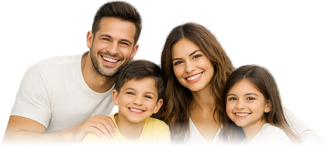 Família em frente à sua casa nova